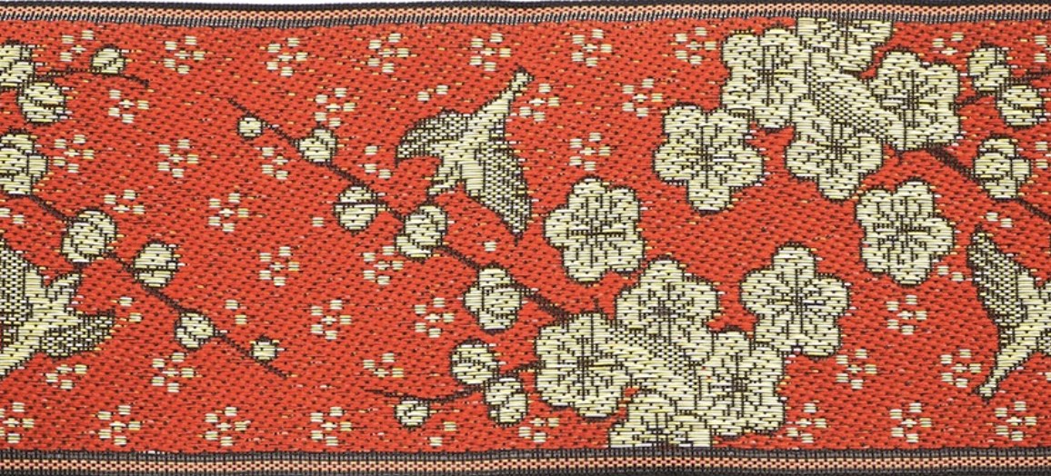 Woven tatami-beri fabric in the Kacho pattern, with its edge stripes